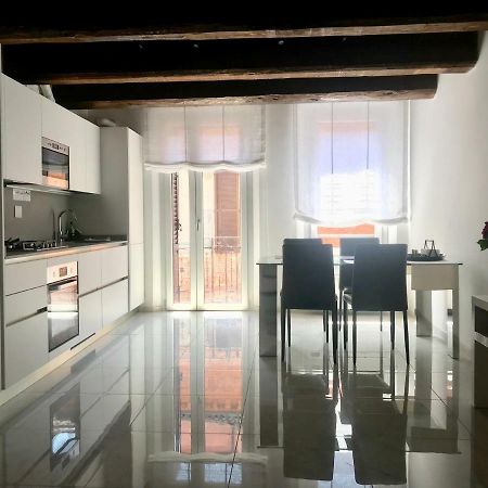 Moderno Affaccio Su Via Mazzini Appartement Ferrara Buitenkant foto