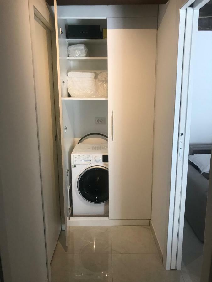 Moderno Affaccio Su Via Mazzini Appartement Ferrara Buitenkant foto