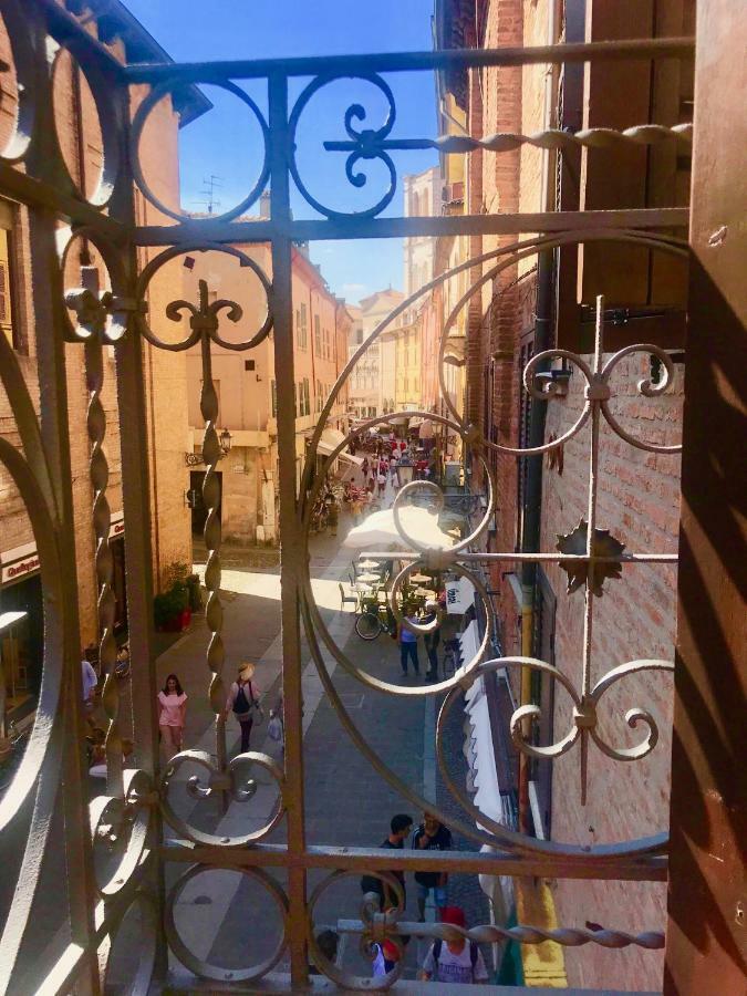 Moderno Affaccio Su Via Mazzini Appartement Ferrara Buitenkant foto