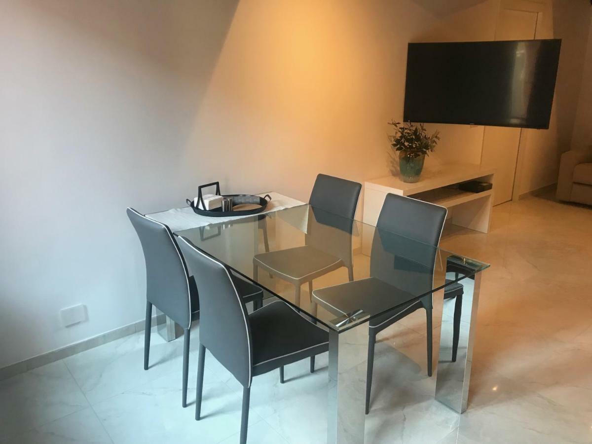 Moderno Affaccio Su Via Mazzini Appartement Ferrara Buitenkant foto