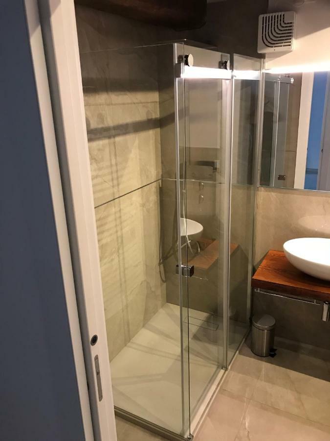 Moderno Affaccio Su Via Mazzini Appartement Ferrara Buitenkant foto